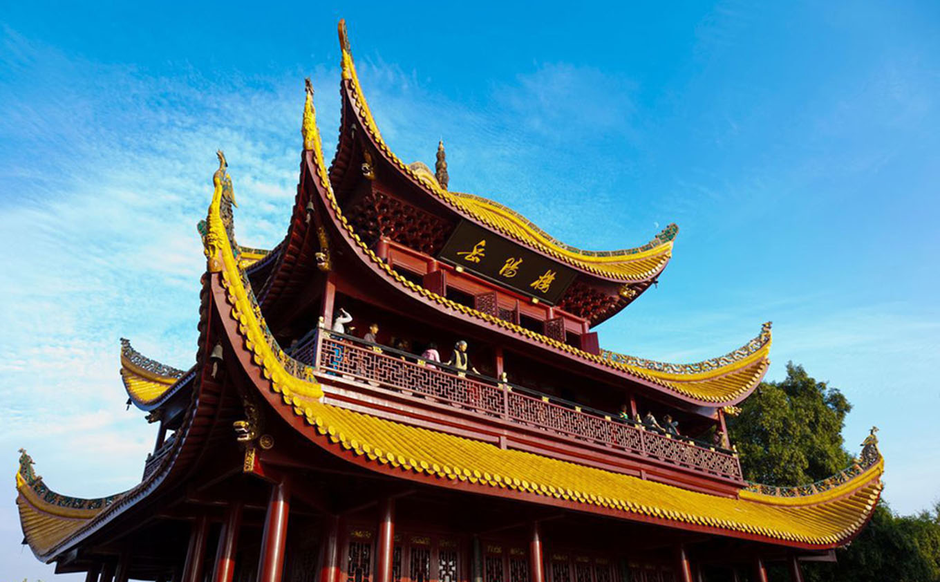 岳阳红木牌匾定制：寺庙宗祠,园林景观,创意招牌,抱柱对联
